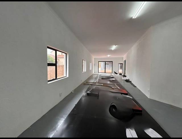 BUSINESS PROPERTY TO RENT IN HALFWAY GARDENS